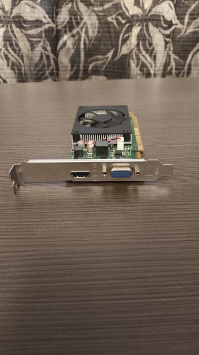 Vând placă video Nvidia GeForce GT 730 2GB GDDR5