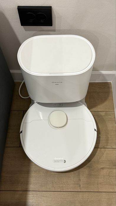 Продам робот пылесос DREAME D9 plus