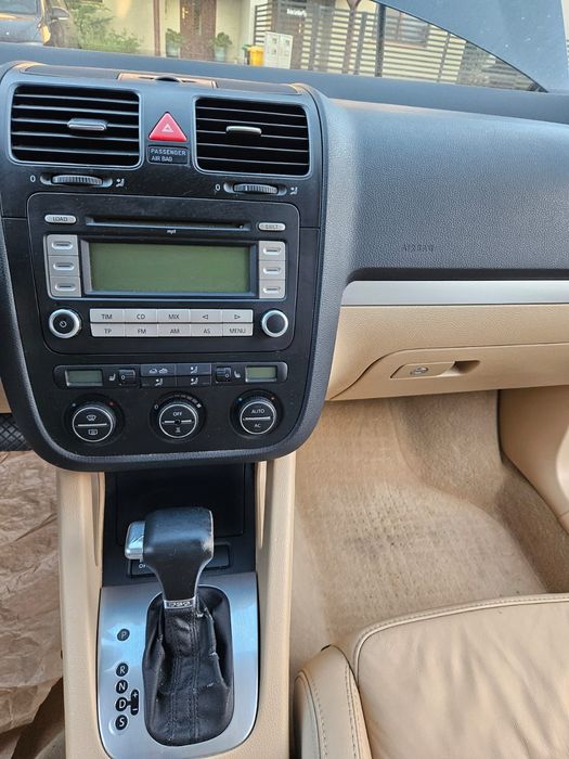 VW Golf 5 , 2.0tdi-140cp , * DSG * PIELE * BI XENON * TRAPA *