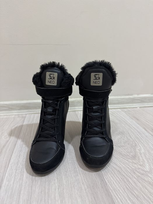 Дамски зимни обувки Selena Gomez