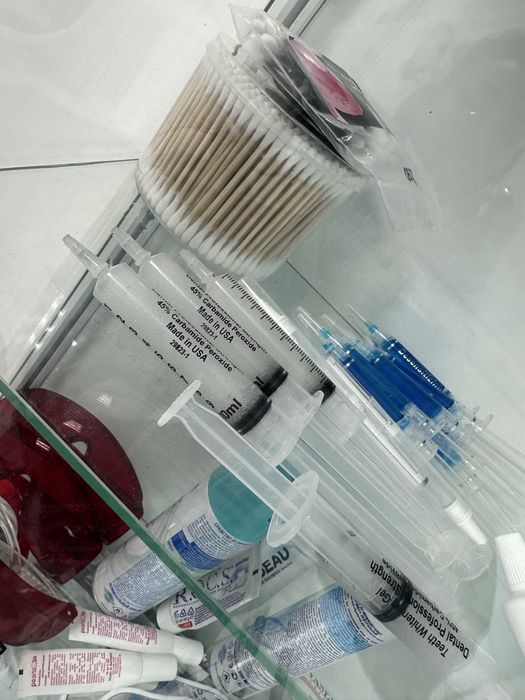 Гели и расходники для косметического отбеливания зубов