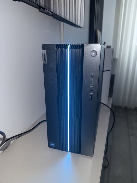 Sistem gaming Lenovo IdeaCentre 5