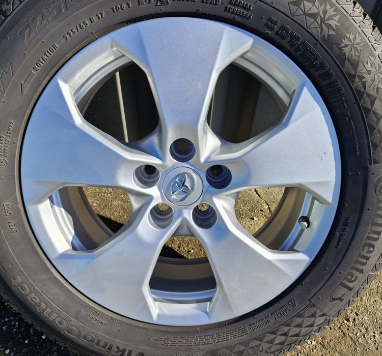 Roti jante Anvelope IARNA Toyota  225/65R17 Continental VikingContact