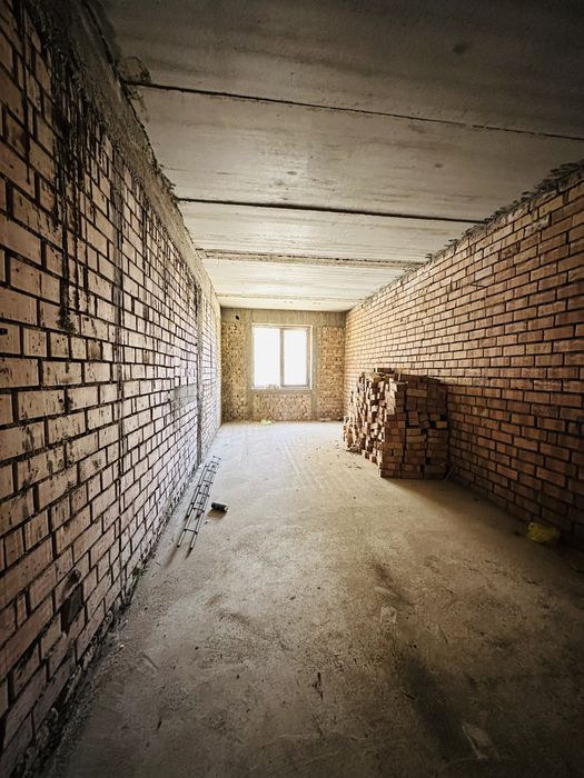 Срочно и дешево! Продается коробка квартира в Сатеппо 5 микрорайон