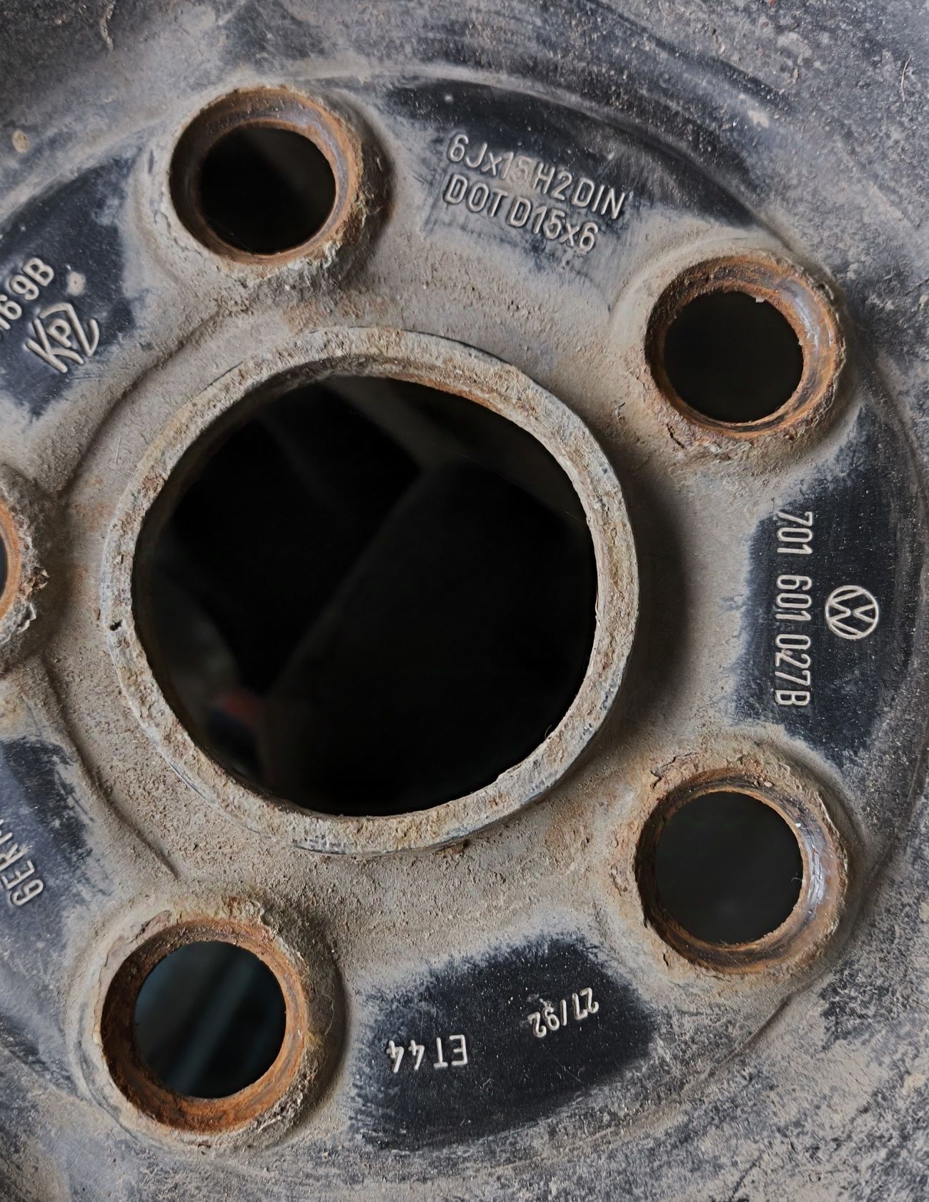 Шины зимние 195/70 R15 C. Диски 6J×15 H2, ET44