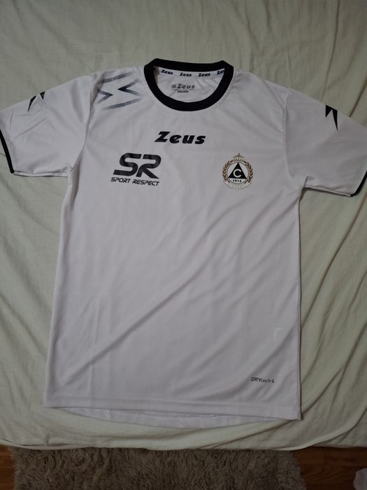 Тениска на Славия