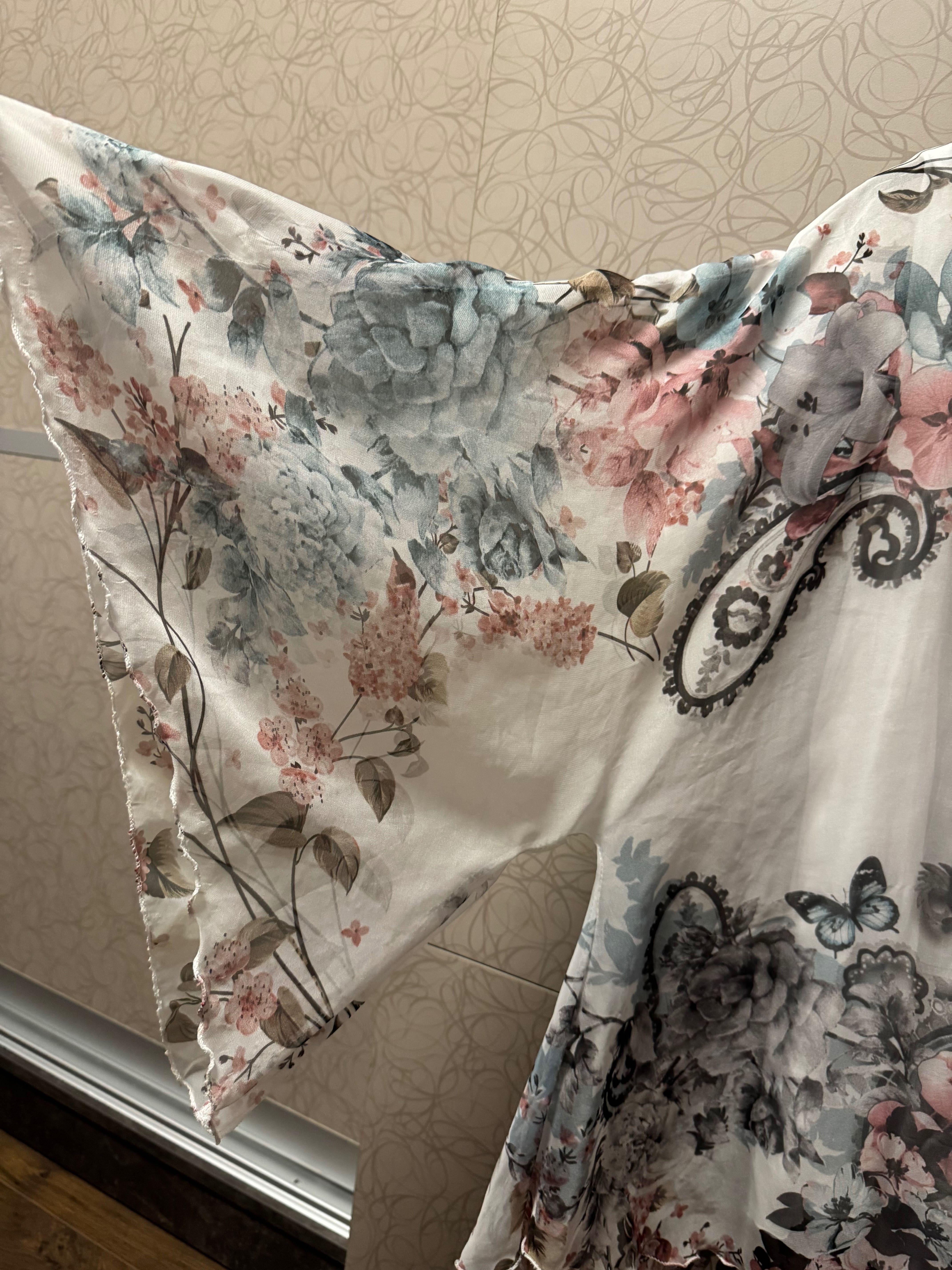 Дамски блузи с къс ръкав L - XL