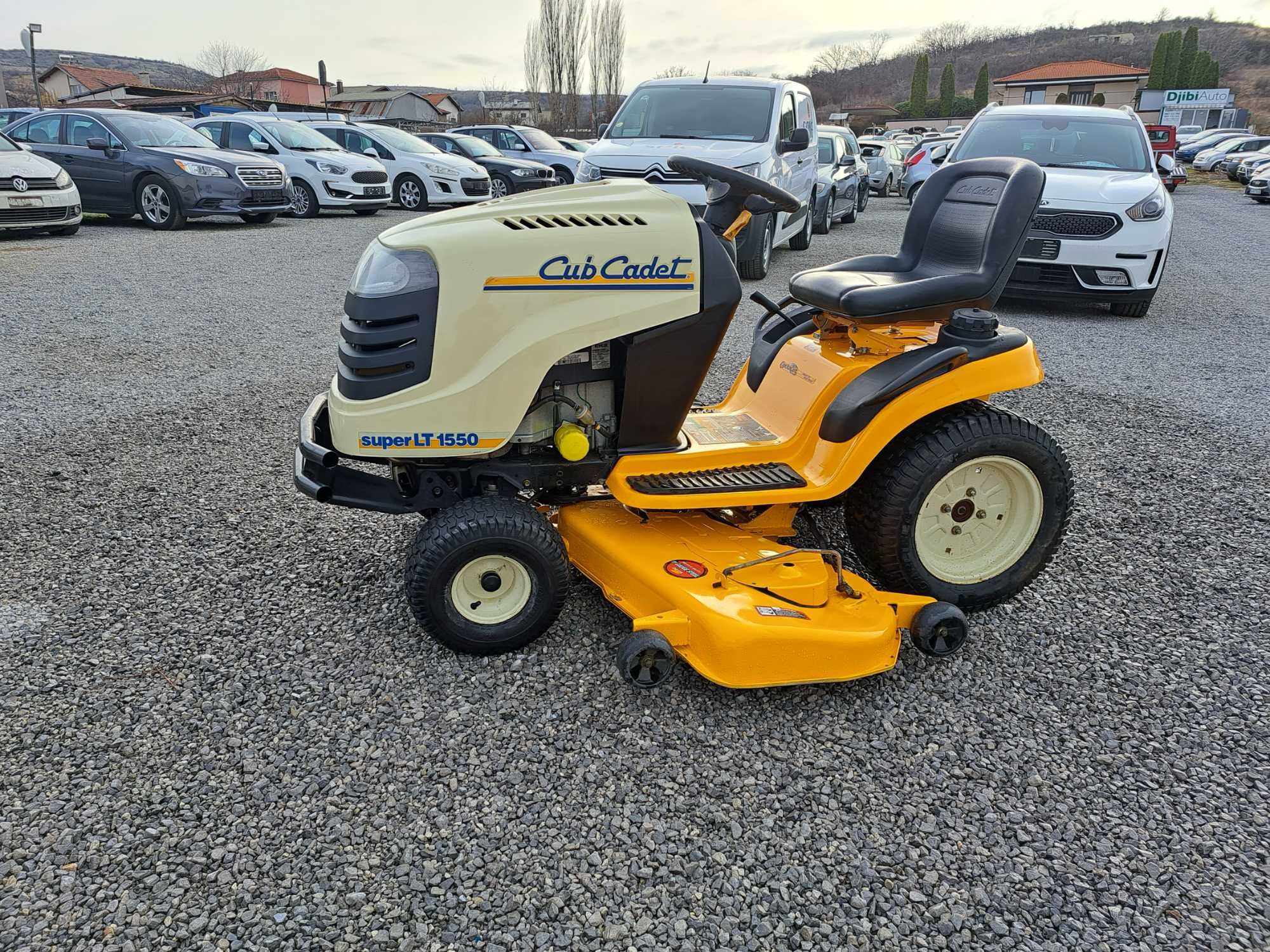 Cub Cadet тракторна косачка 25 конски сили и 54 инча