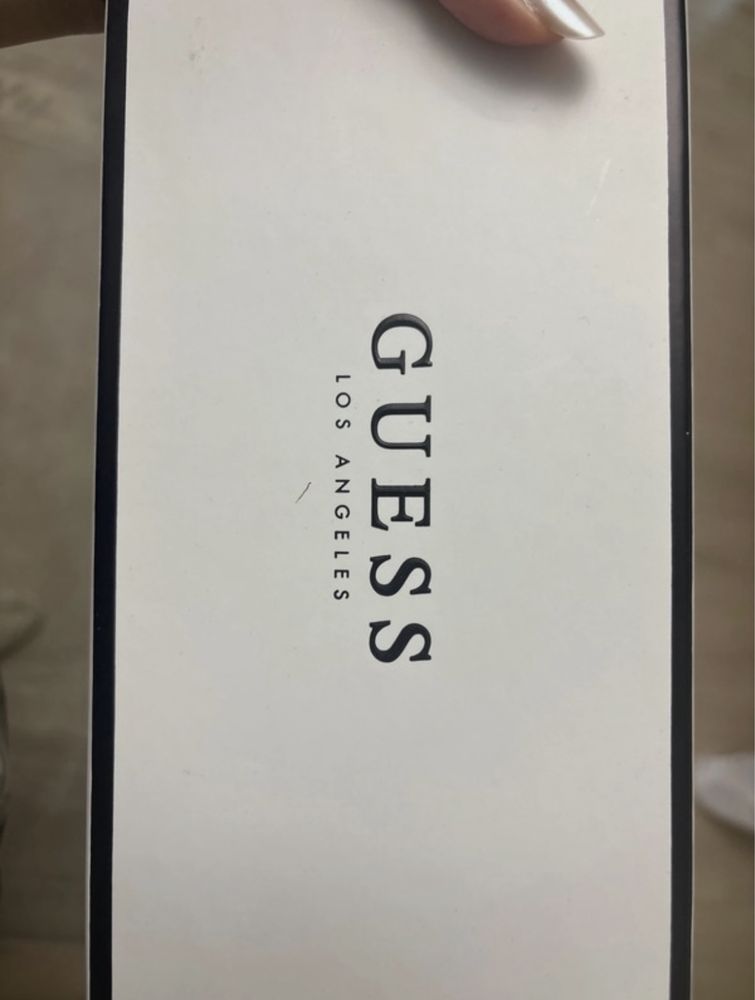 Vand esarfa Guess