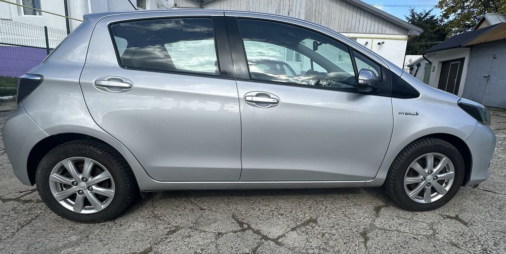 Toyota Yaris 1,5 Hybrid ,an 2013,Automata