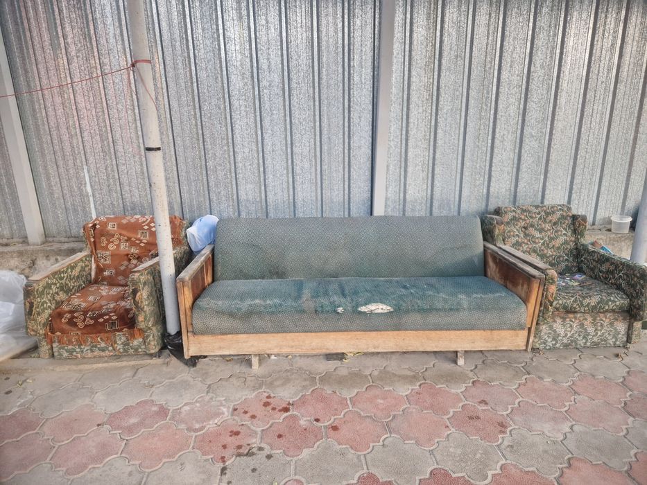 Диван раскладной и кресло