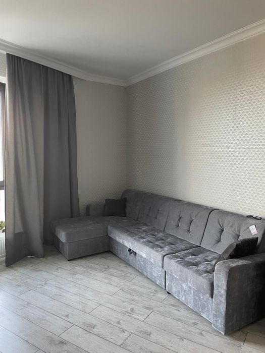 Продаю угловой диван 4-местный, серый цвет