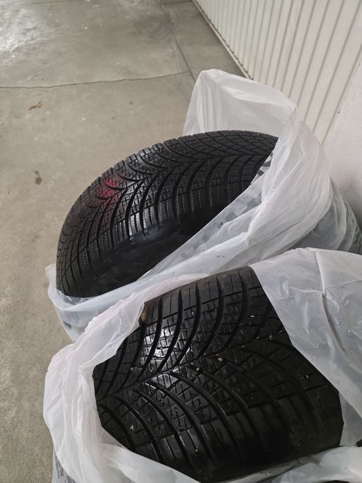 Гуми 215 60 17 Goodyear