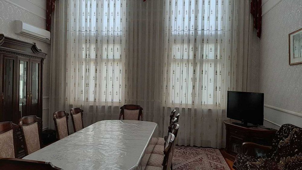 Продаётся двух этажный кирпичный дом в Хасанбае 10 соток