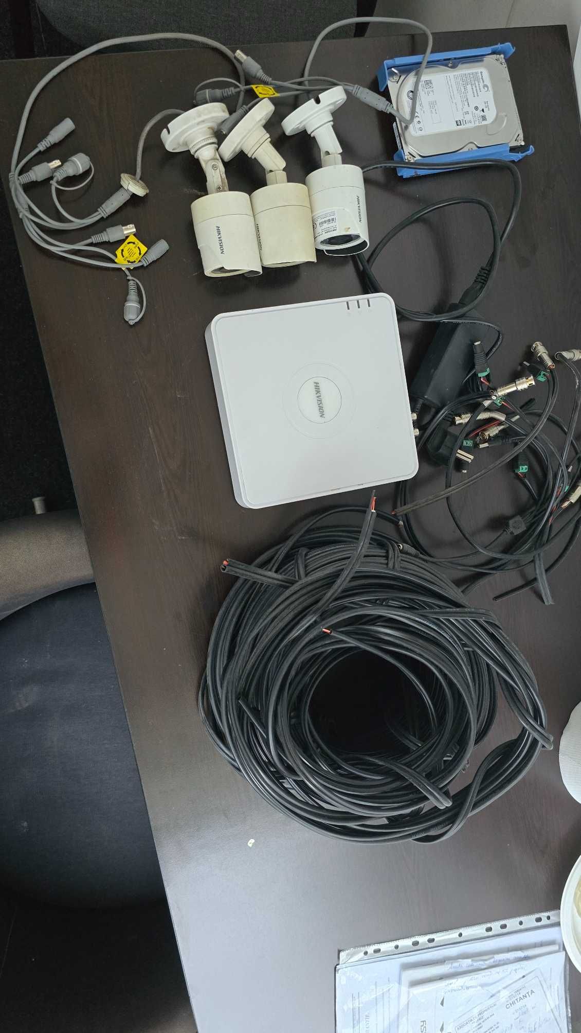 Sistem de supraveghere complet HikVision