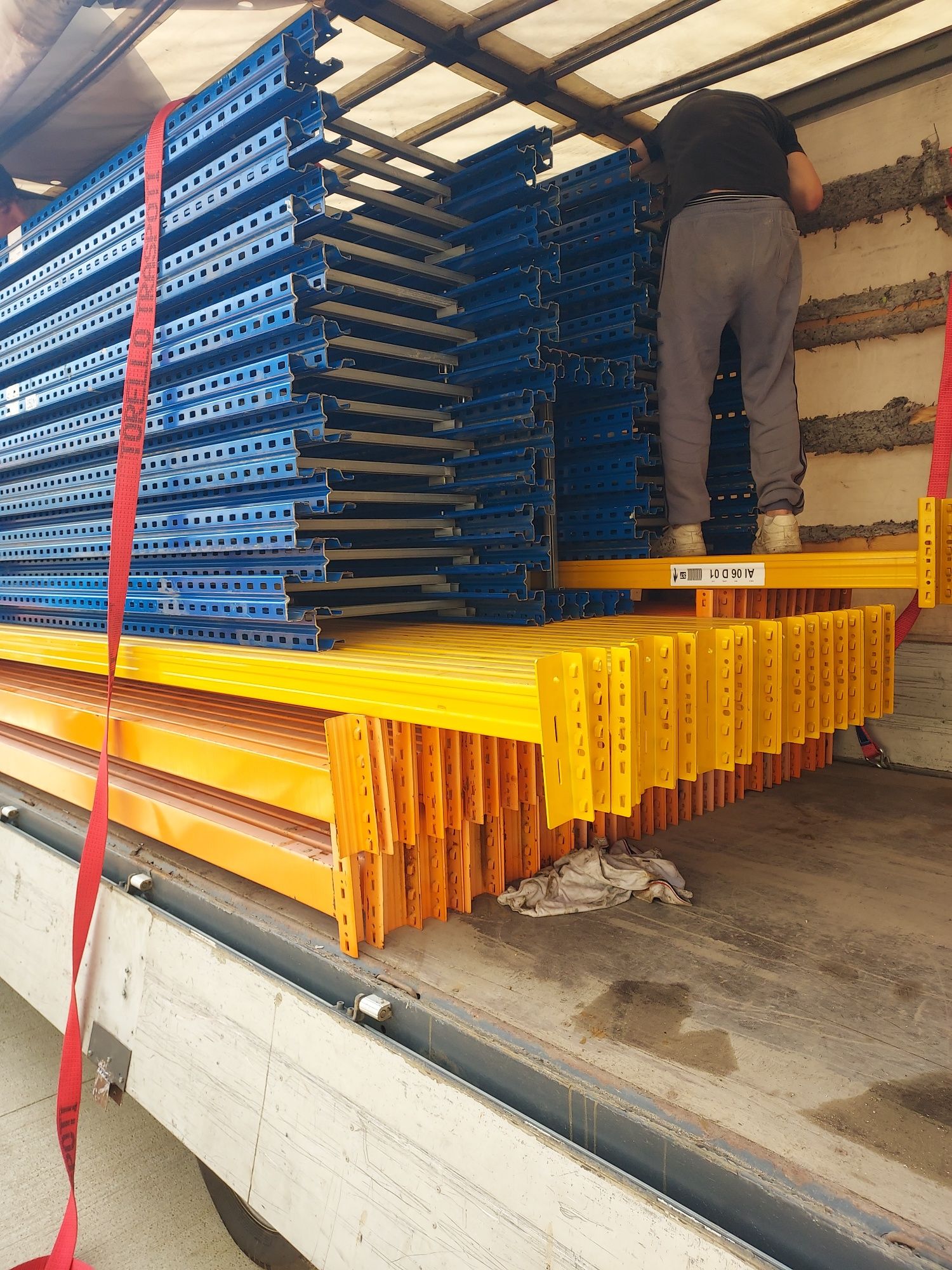 Rafturi metalice profesionale sh impecabile
