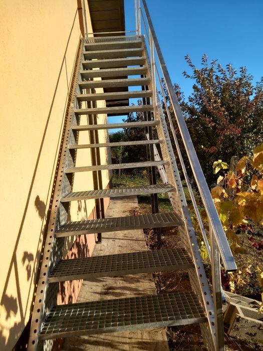 Scara zincata galvanizata la comandă oriunde în tara oferim și montaj