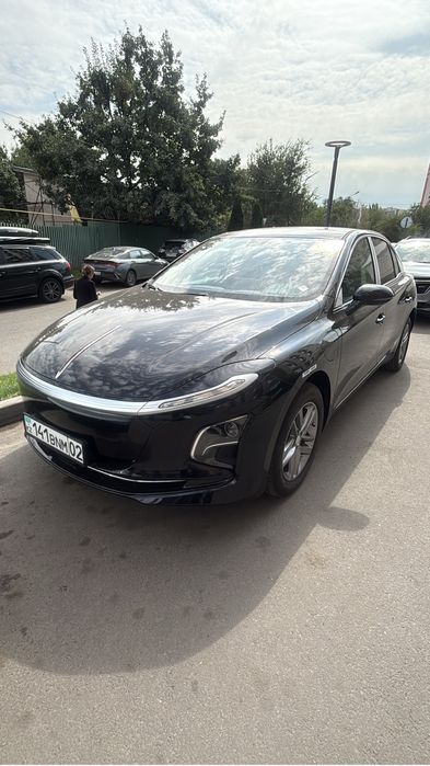 Аренда электроавтомобиль  Hongqi e-qm5