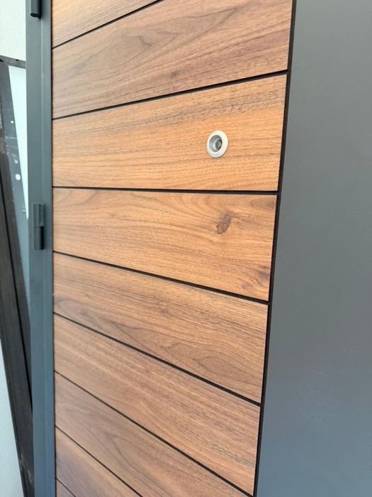 Ușă metalică exterior