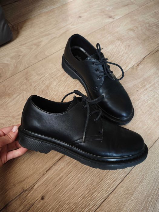 Черни кожени обувки