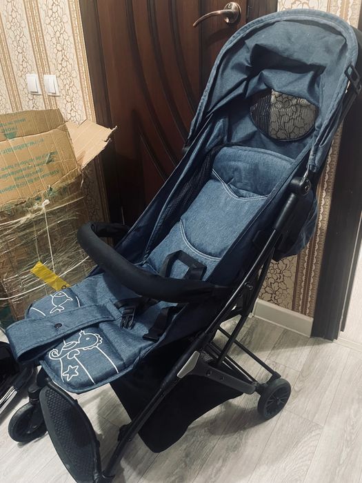 Коляска. Трансформер. Подходит для путешествий
