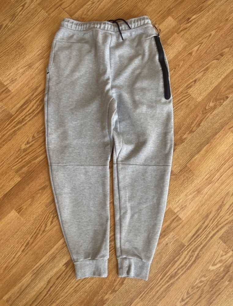 Pantaloni nike tech flecee