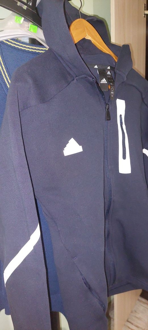Страхотно мъжко/юношеско горнище adidas