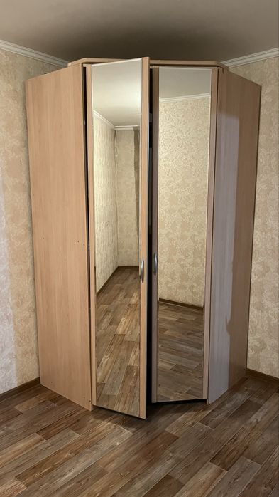 Продам угловой шкаф, б/у