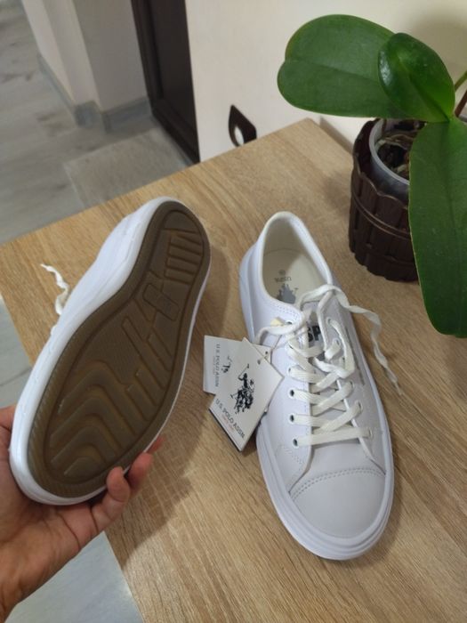 Нови кожени кецове