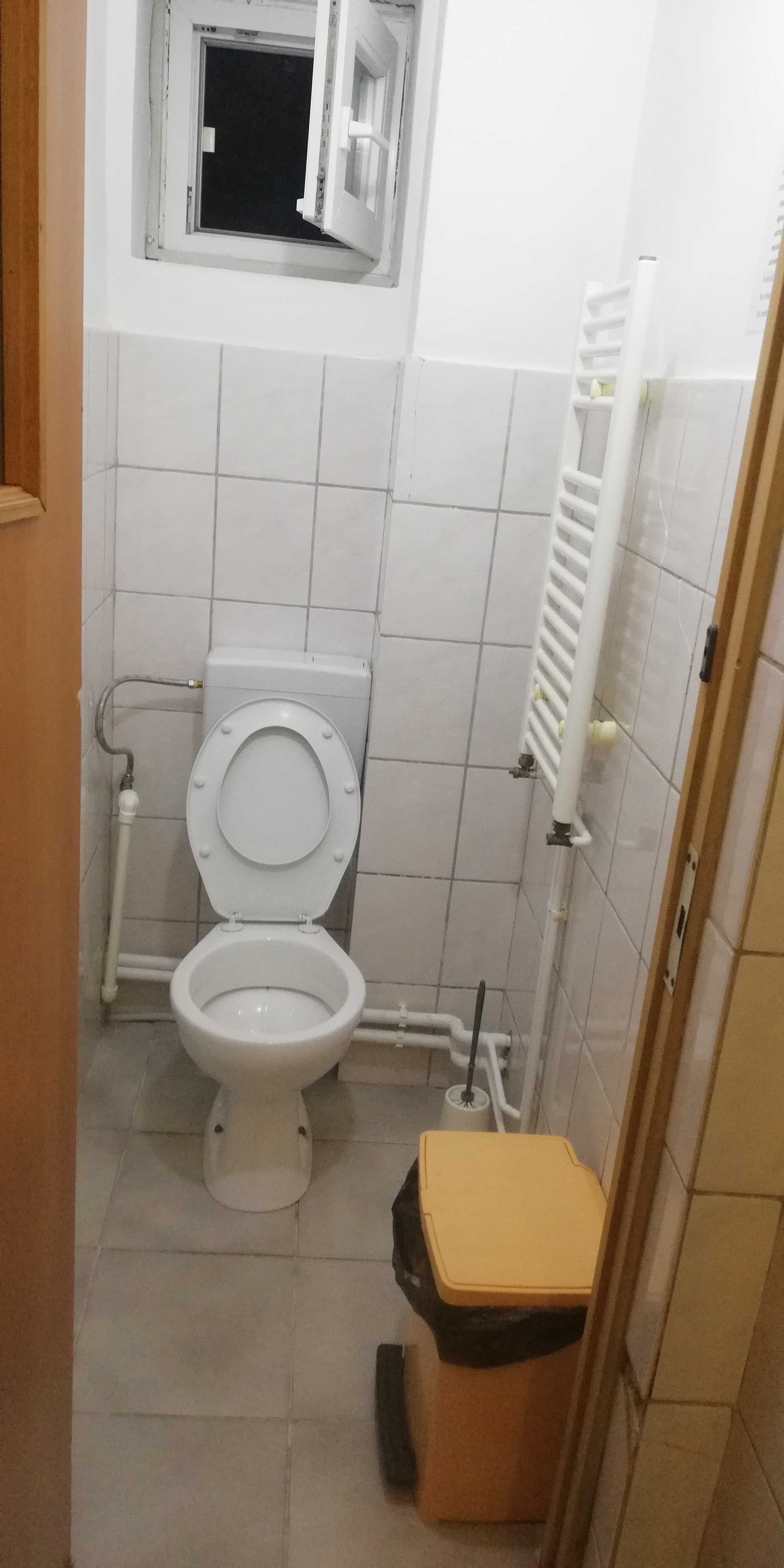 Inchiriere 3,55 eur/mp hala industriala / depozit 450 mp Bucov Prahova