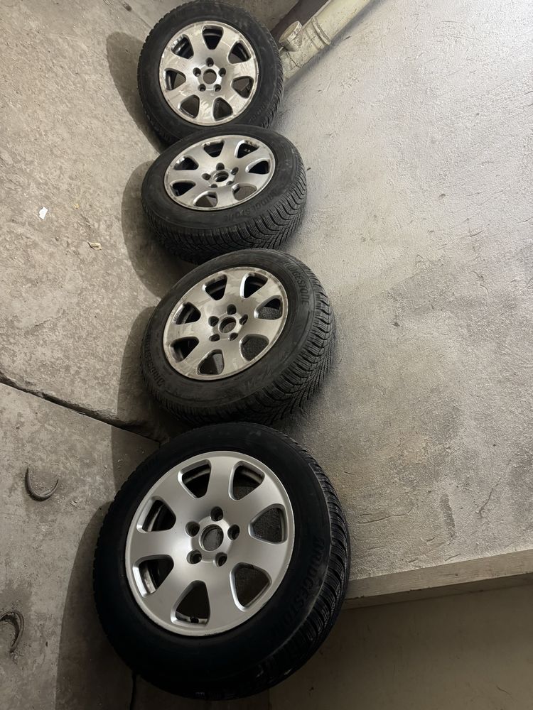 Зимни гуми с джанти Bridgestone