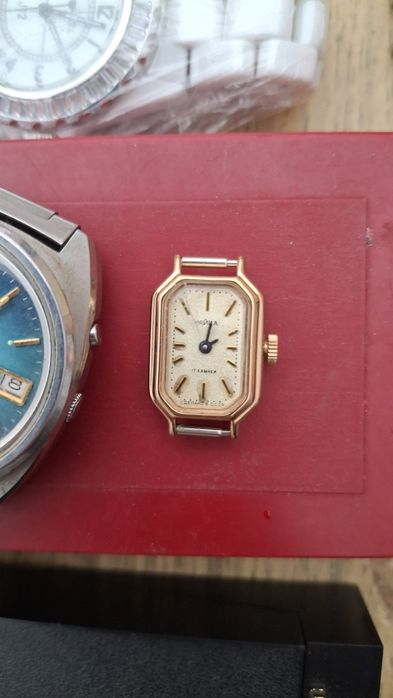 Продам советские часы