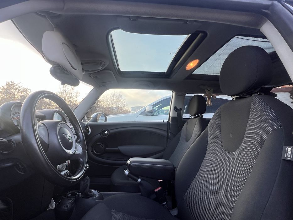 Mini One Cooper 1.6 diesel trapa/panoramic,incalzire scaune, 109 cai!