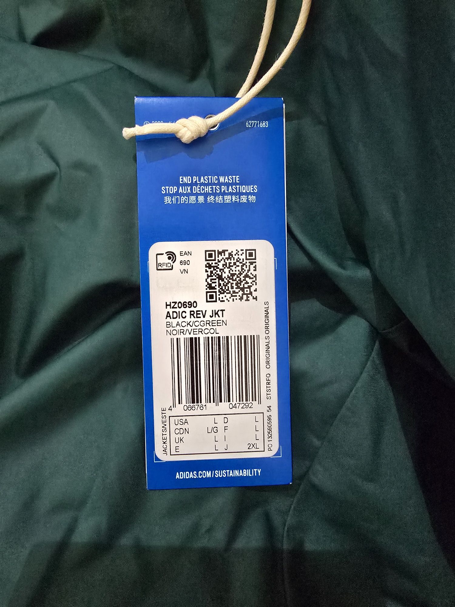 Geaca noua Adidas L cu 2 fețe