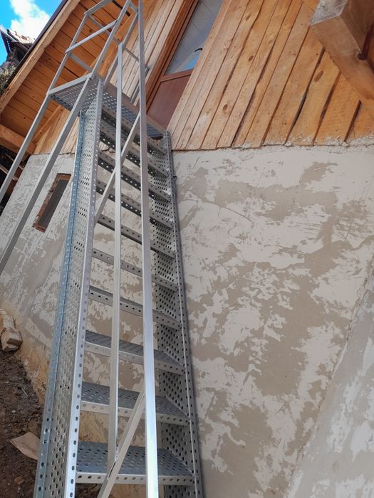 Scări metalice galvanizate la orice demisiune asiguram transport ori u