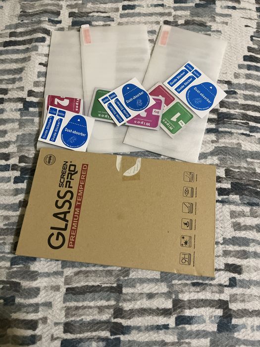 iPhone 13 Pink Отлично състояние Пълен комплект 12 кейса и адаптер