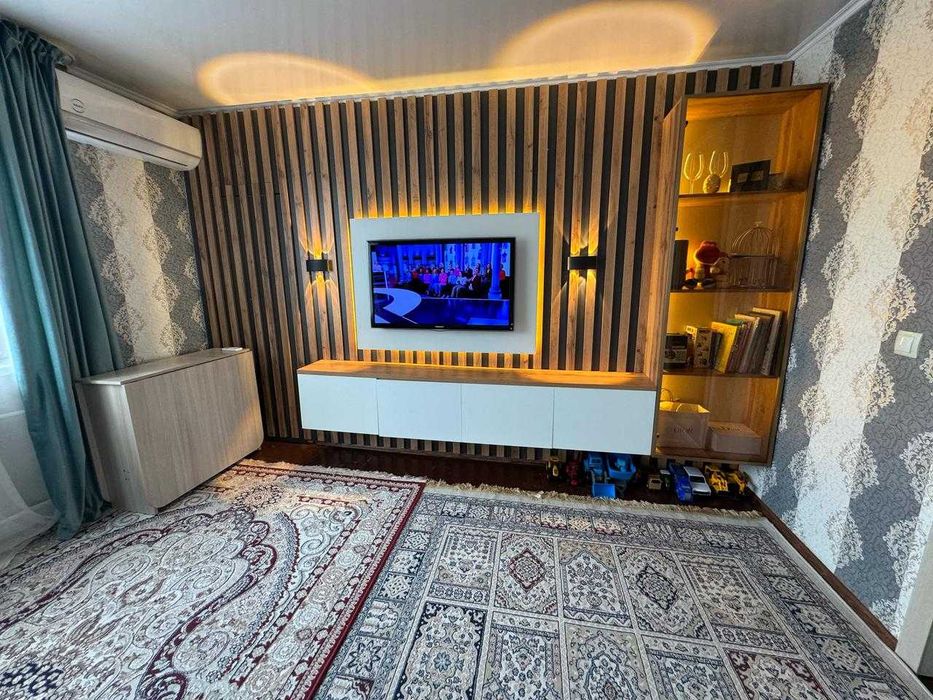 Продам 2х квартиру с отдельным входом и двором !