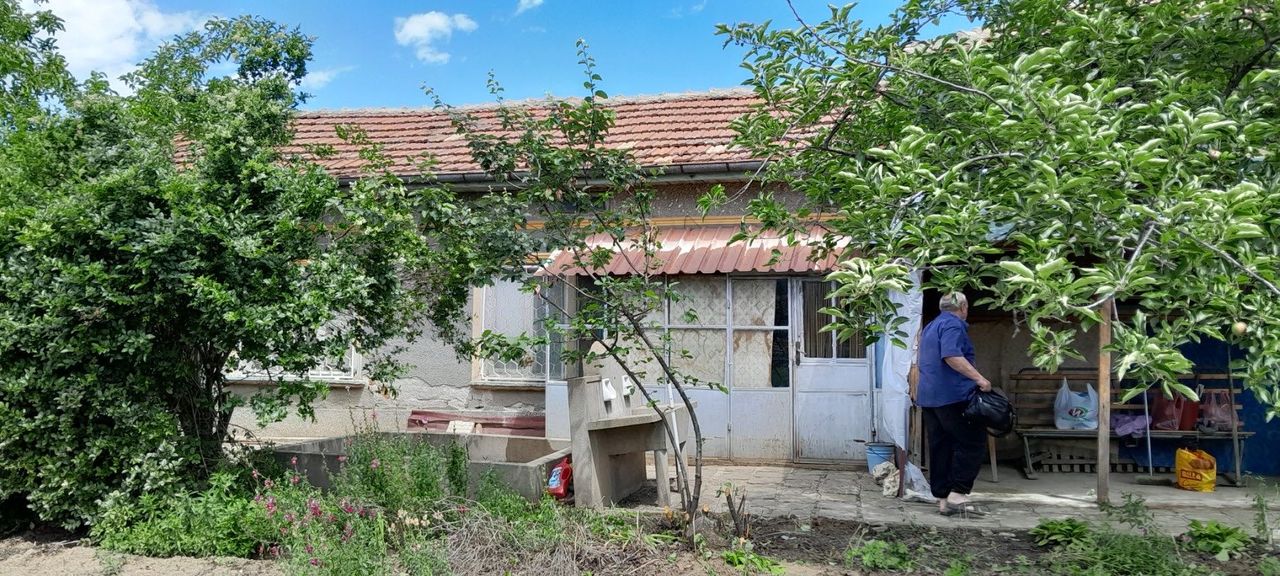 Продава се Къща в Ловеч, Здравец - 100 кв.м за 179 €/кв.м - Снимка #1