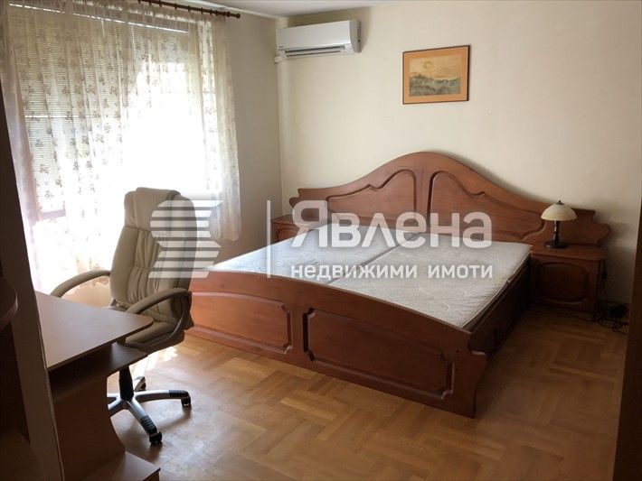 Тристаен луксозен в Центъра