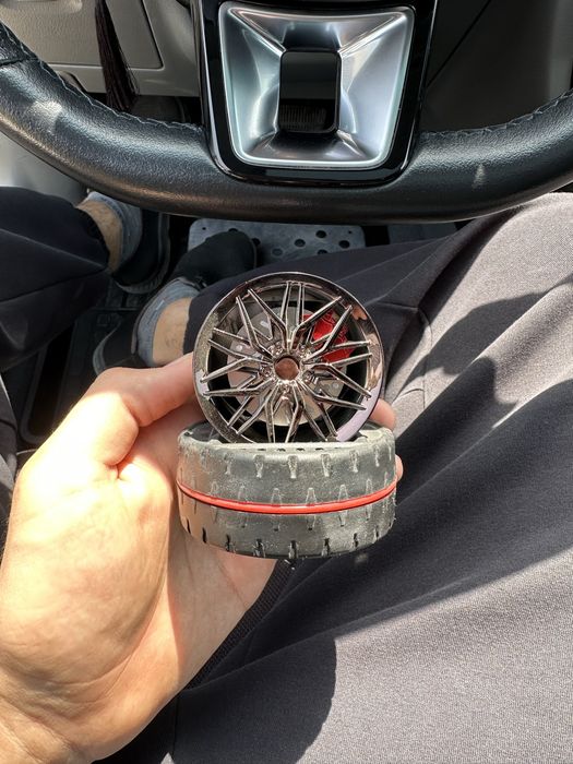 Продаются освежители воздуха в машину в виде дисков