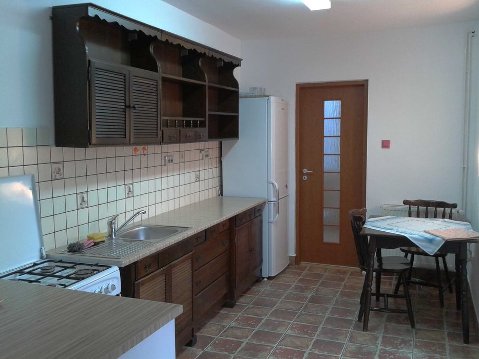 PF dau in chirie Ap. 1 cam. la casa in A.Muresanu