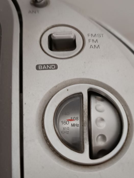 Radiocasetofon stereo,portabil,2.20 și baterii