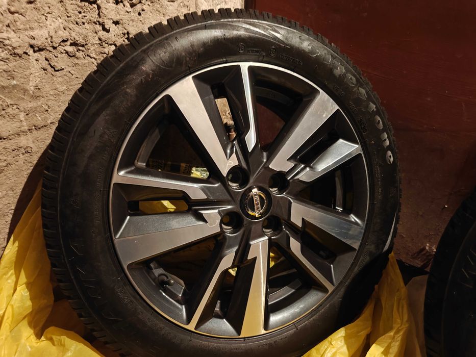 4 броя оригинални джанти на Нисан стават и за Рено Клио.