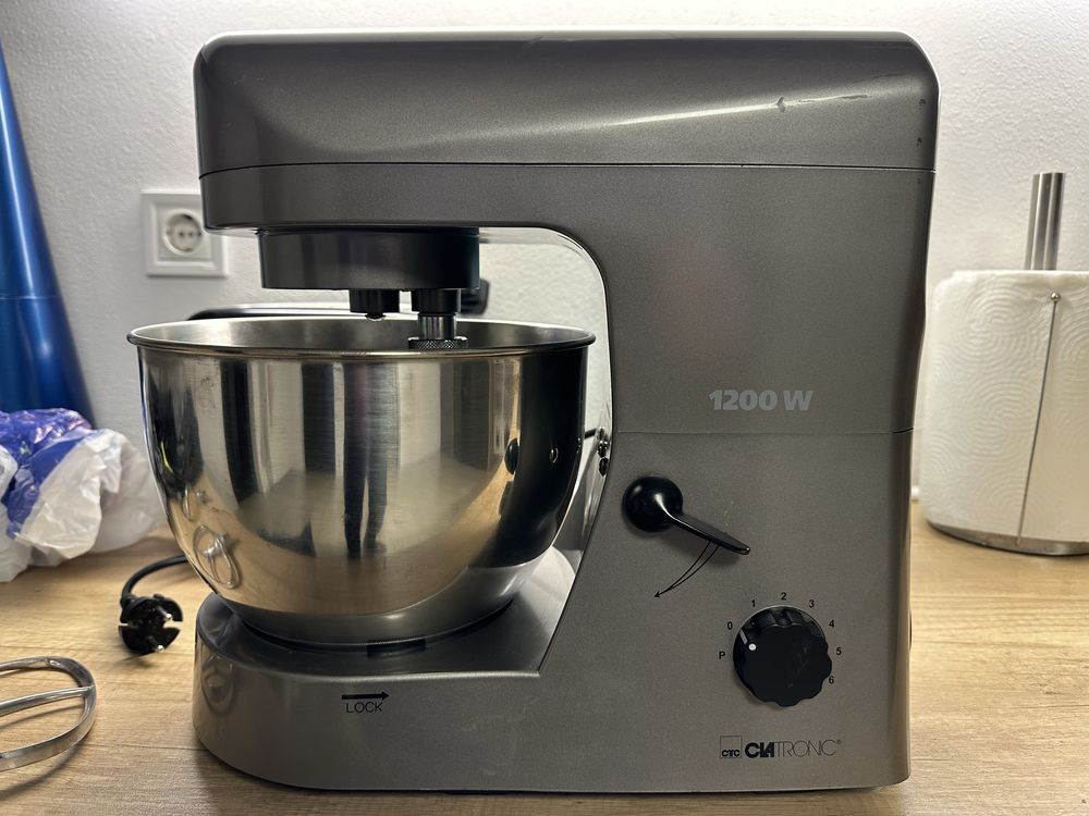 Mixer profesional Clatronic KM 3400