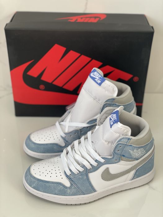 Air Jordan 1 Retro High Hyper Royal Smoke Grey Blue