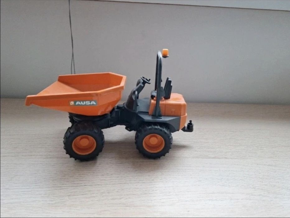 Bruder masinute incarcator si basculanta