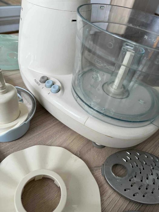 Кухненски робот Philips Cucina с приставки