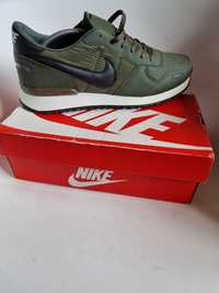 Adidasi Nike nr 46 verde militar