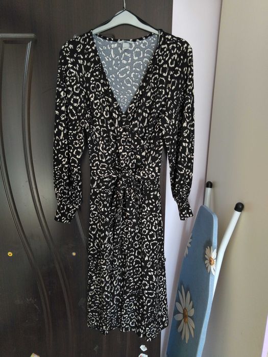 Елегантна Рокля от H&M