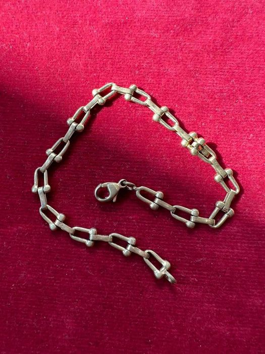 Бижута-обеци, гривни, брошки,синджири